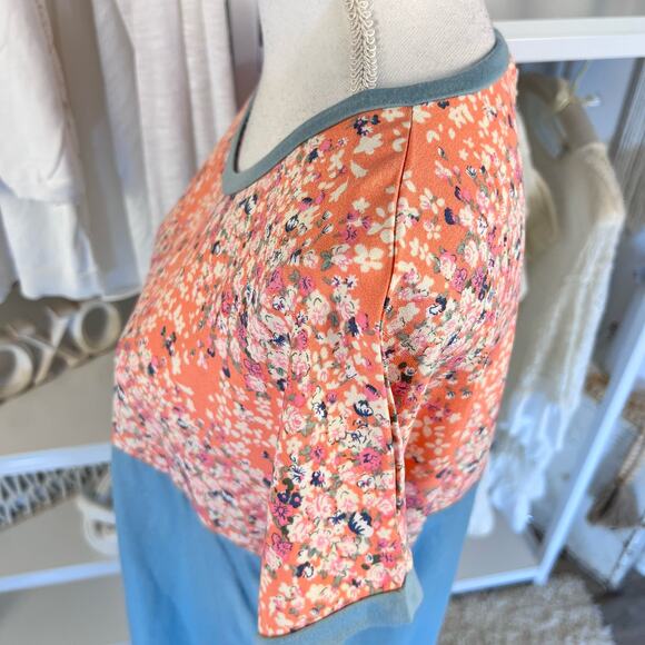 Grace & Emma sz. medium Floral Tee soft girl, floral, casual, every day  2666 - Picture 4 of 8